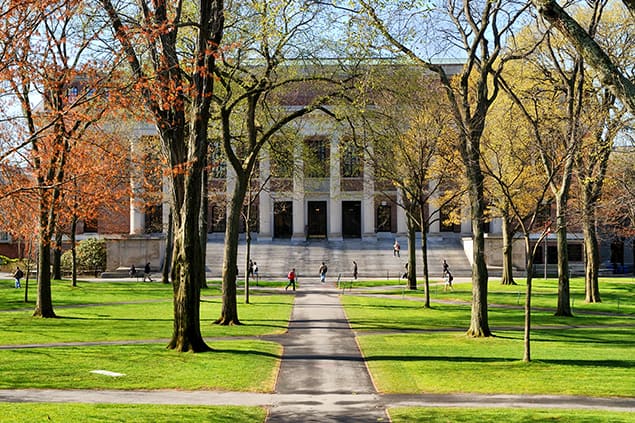 differences between liberal arts colleges and universities